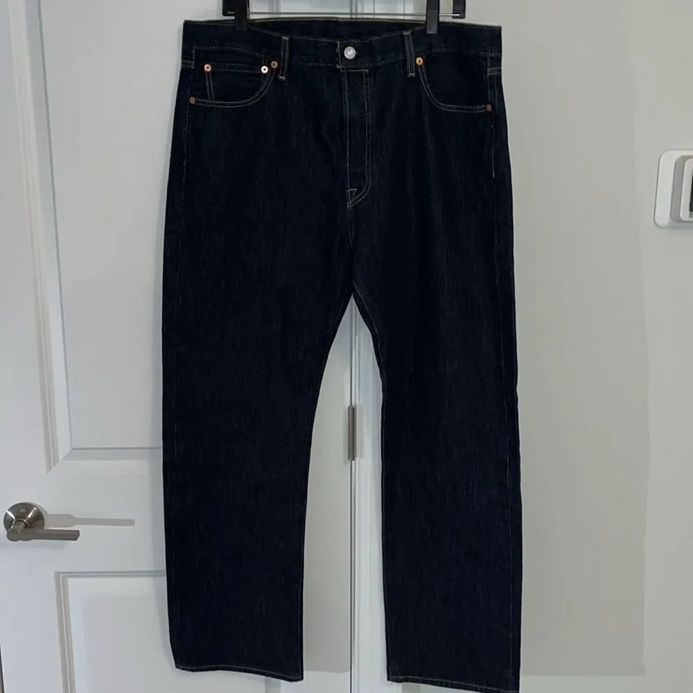 Levi’s Levi Strauss 5 Pocket Denim Button Fly 501 Blue Jeans 36 x 30 (37 x 31)